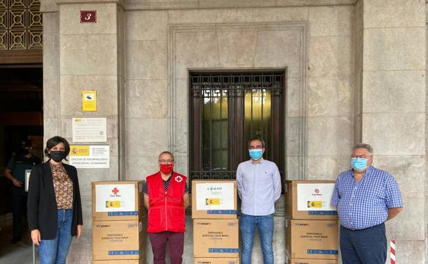 Cruz Roja, Cáritas y CERMI reciben 18.000 mascarillas del Gobierno para su reparto