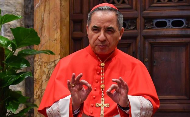 Renuncia al cardenalato un alto cargo del Vaticano por una operación inmobiliaria