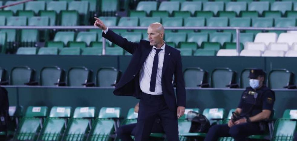 Zidane enarbola la bandera de la flexibilidad táctica