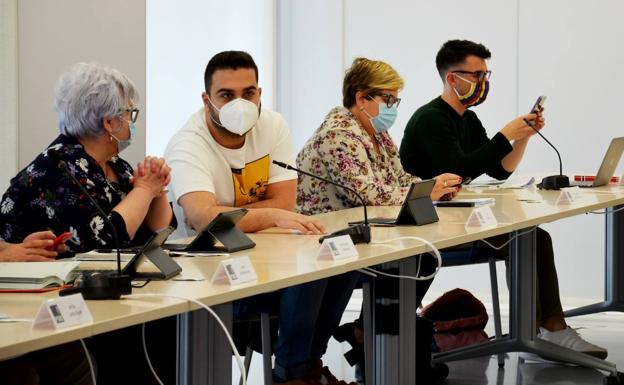 El Gobierno de Calahorra asegura que no puede dejar de cobrar la tasa de terrazas y tacha de «demagógica» la medida del PP