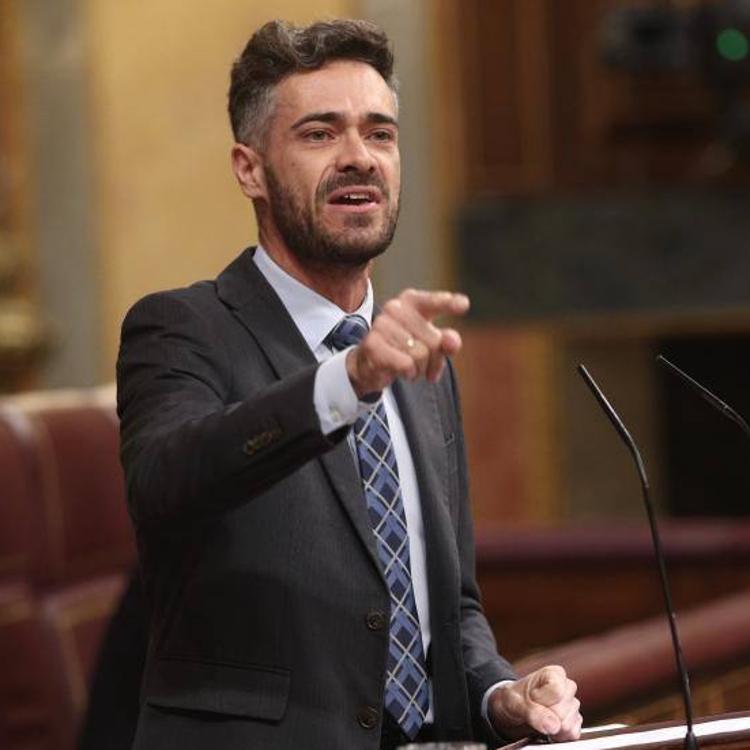 El PSOE vincula a Casado con la operación Kitchen porque estaba en la dirección del PP