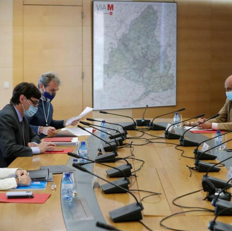 Madrid y Gobierno pactan una frágil tregua en la guerra por los datos de la pandemia