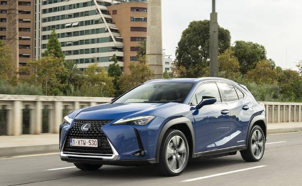 Lexus UX 300e, el primer eléctrico de la marca que llega al mercado desde 49.900 euros