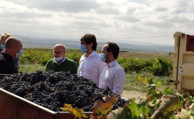 Visita de Ciudadanos a viticultores de la comarca de Haro