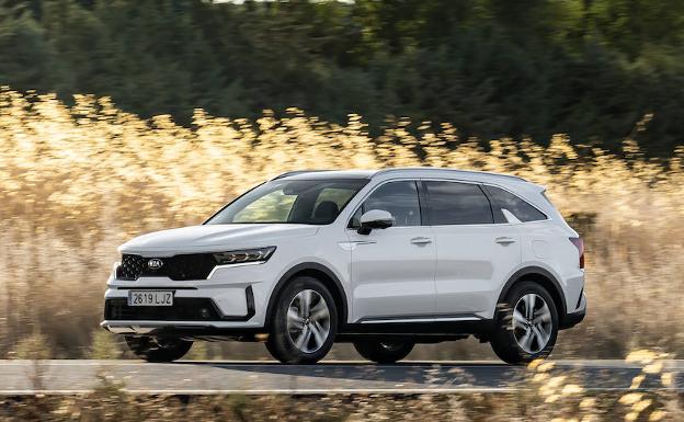 Cuarta generación del Kia Sorento, ahora con versiones híbrida y enchufable