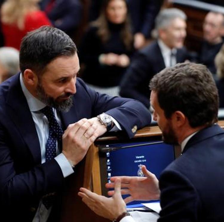 Casado dice que le importa «nada» la moción de censura de Vox