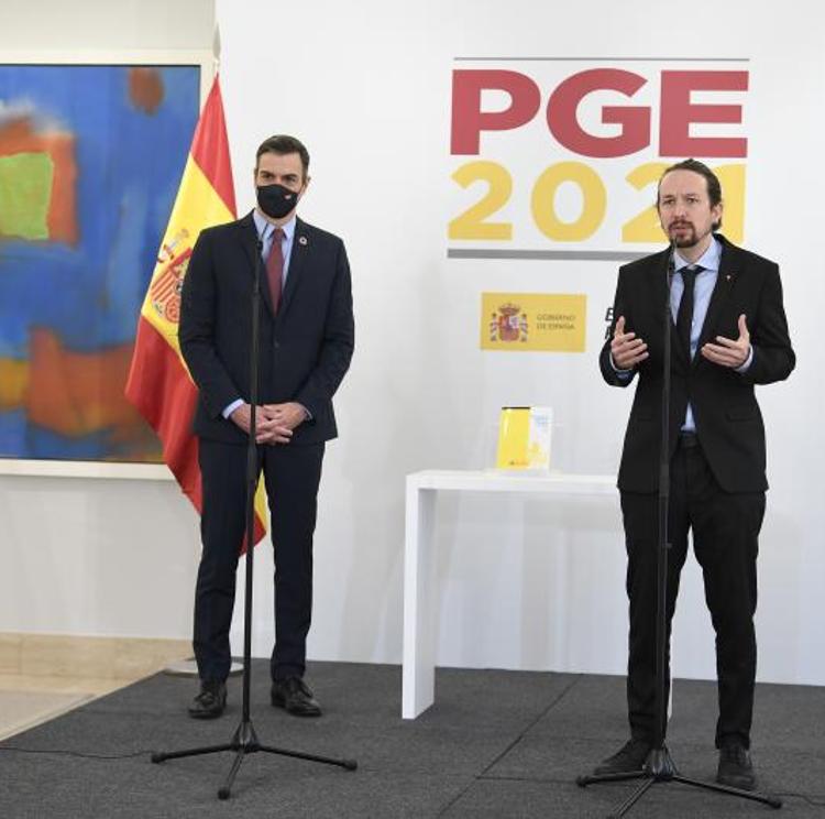 Sánchez e Iglesias presentan unos Presupuestos con subidas de Sociedades, IRPF y Patrimonio