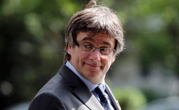 Puigdemont apostaba por investir gratis a Sánchez como hizo Esquerra