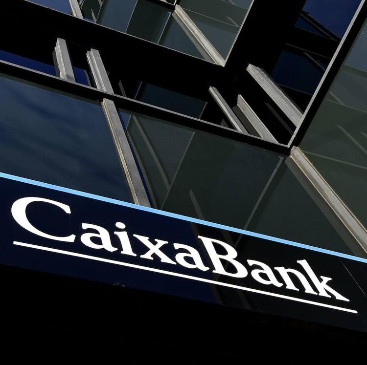 Caixabank gana 726 millones hasta septiembre, un 42,6% menos por las provisiones por el coronavirus