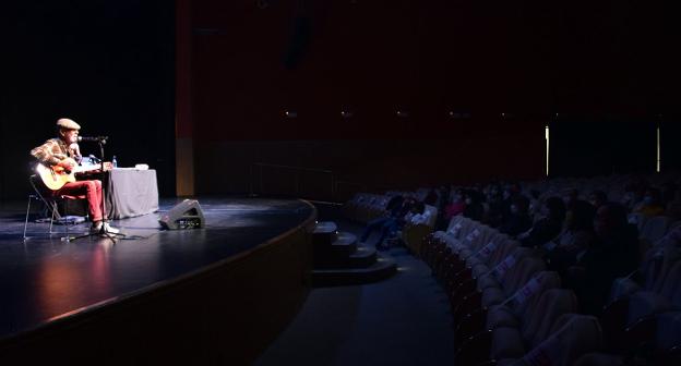 Julio Bustamante cerró las Jornadas de Poesía