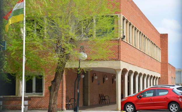 La directora de la residencia Los Manitos, de Calahorra, niega falta de personal