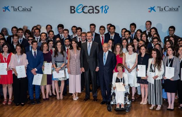 Fundación 'la Caixa' ha concedido más de 5.000 becas a jóvenes estudiantes desde 1982