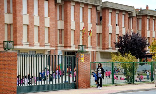 Baena exige a Uruñuela que rectifique sobre la reforma educativa