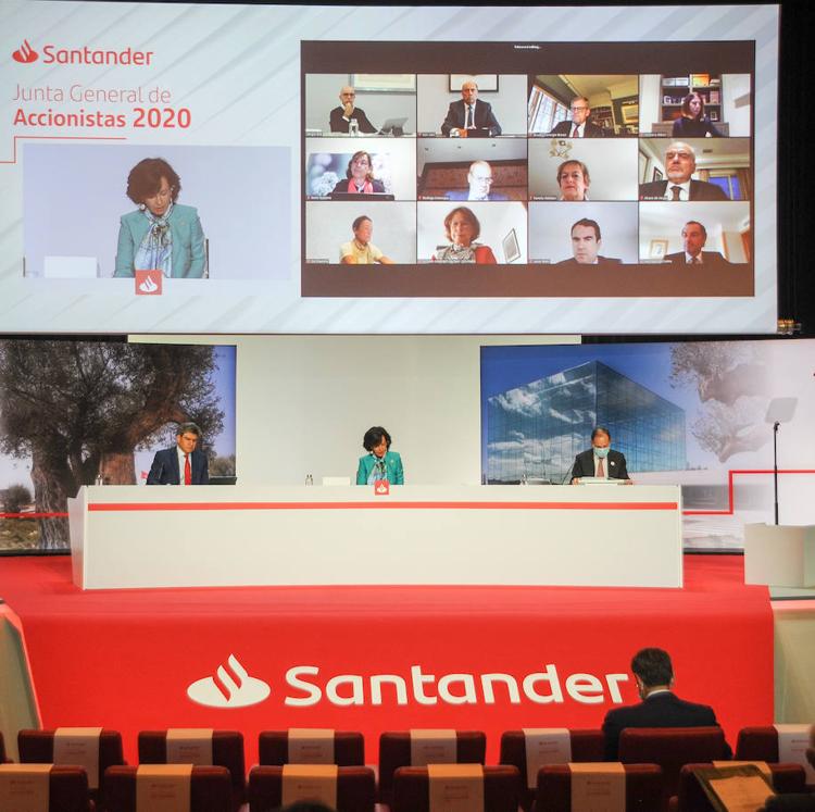 Botín insiste que Santander tiene margen para crecer sin comprar más bancos