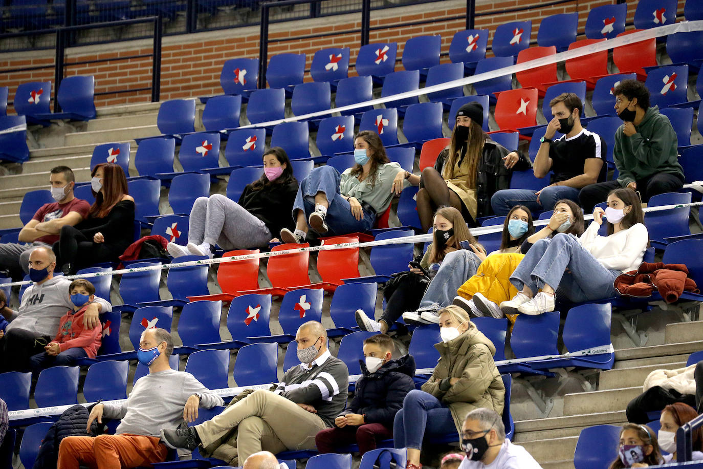 Las imágenes del Reina Yogur Clavijo-Círculo Gijón Baloncesto