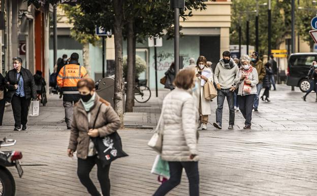 El COVID se cobra otra víctima en una jornada en la que bajan los casos activos y se mantiene la presión hospitalaria