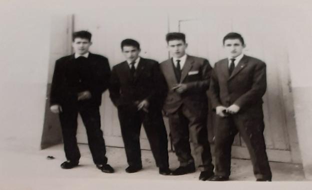 La Retina: retrato de grupo en las fiestas de 1964 en Calahorra