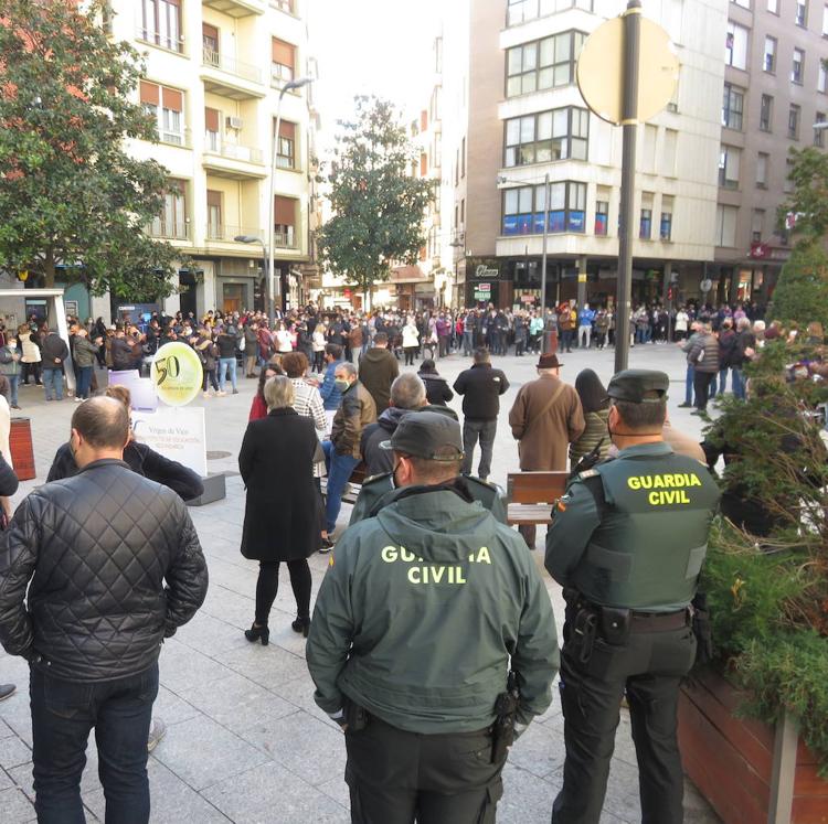 Unas cuatrocientas personas muestran su enfado en una protesta no autorizada en Arnedo