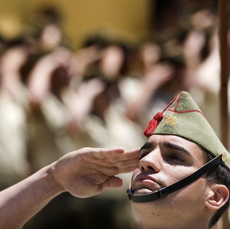 Del gorro y la cabra a la vanguardia militar