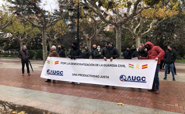 La Guardia Civil protesta en Logroño por «una productividad justa»