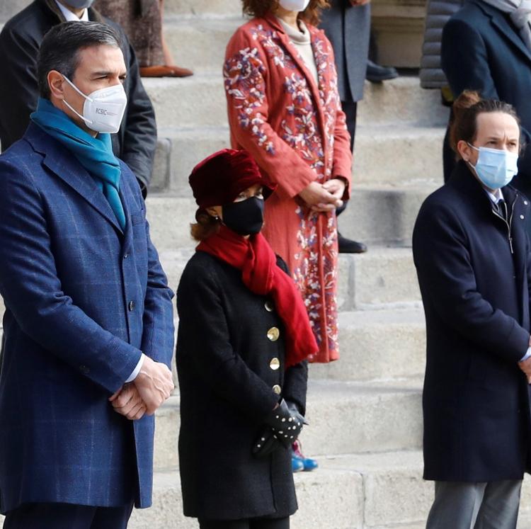 Sánchez y Casado se enzarzan en reproches constitucionales el día de su conmemoración