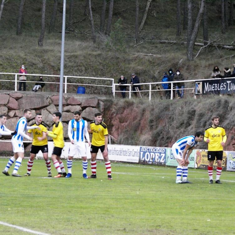 El Náxara se impone con claridad al River Ebro