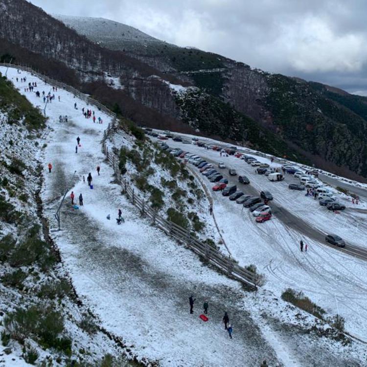 El turismo riojano lleva algo de alivio a Ezcaray durante el puente festivo