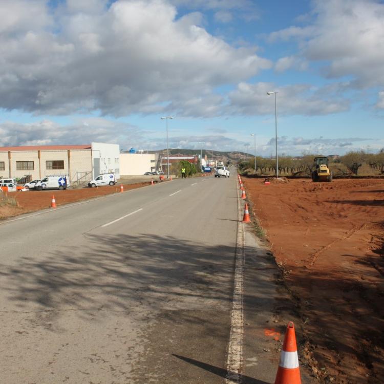 La construcción de una de sus dos rotondas da inicio a las mejoras la zona industrial arnedana de Planarresano