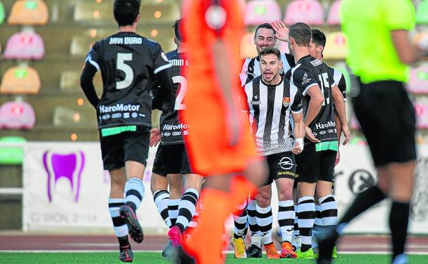 Goleada del Haro en El Mazo