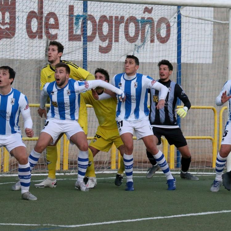 El Náxara vence con un gol olímpico