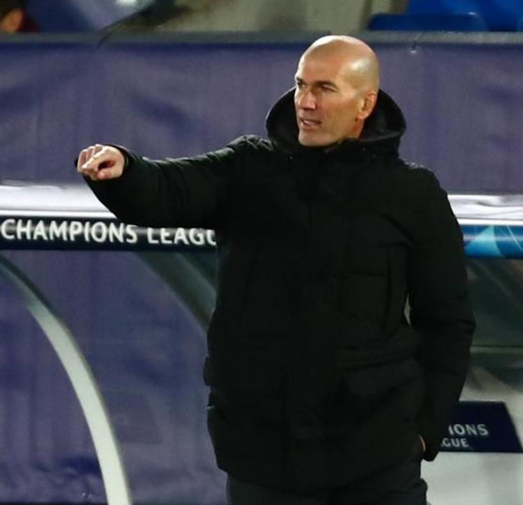 Reforzado, Zidane afronta el reto de dosificar a los titulares