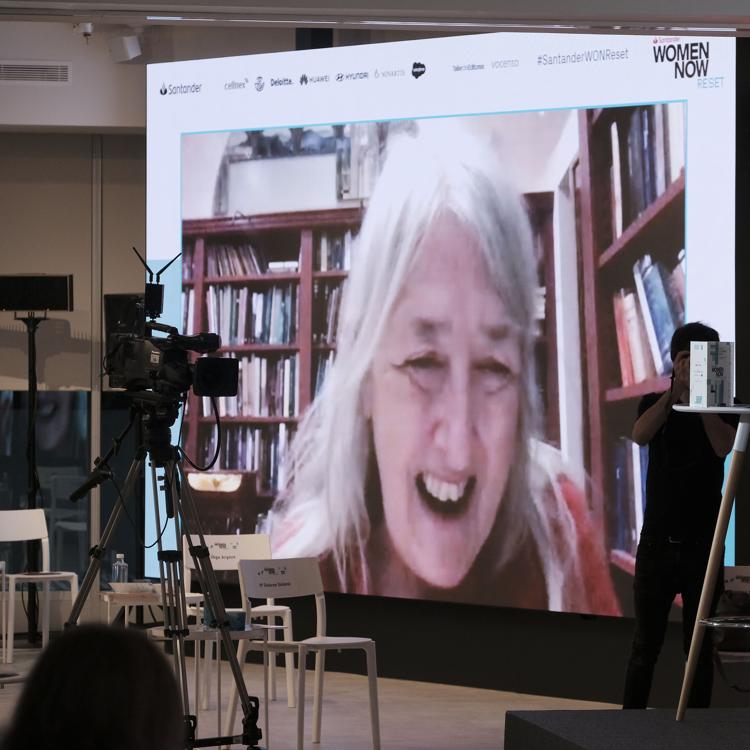 Mary Beard: «La cultura se ha construido con la imagen de la mujer callada»