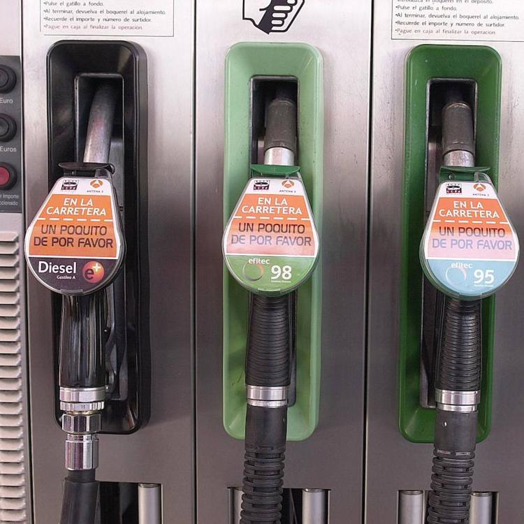 Las petroleras avisan del alza de combustibles con el nuevo fondo eléctrico