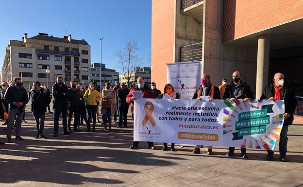 Cientos de coches de la concertada vuelven al centro de Logroño