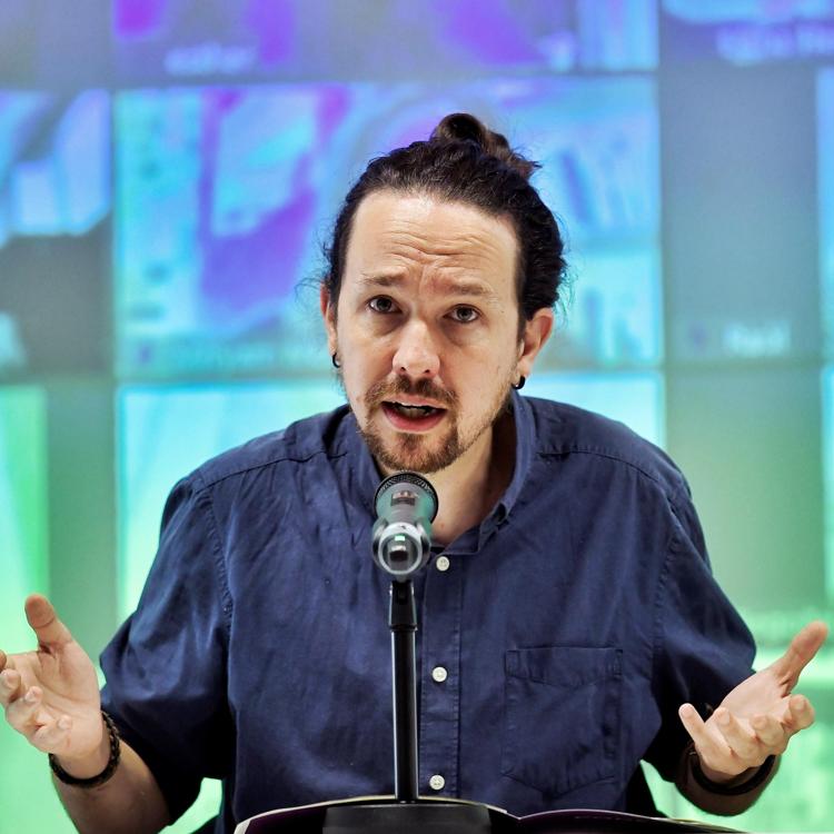 Iglesias ahonda su desconexión de Podemos