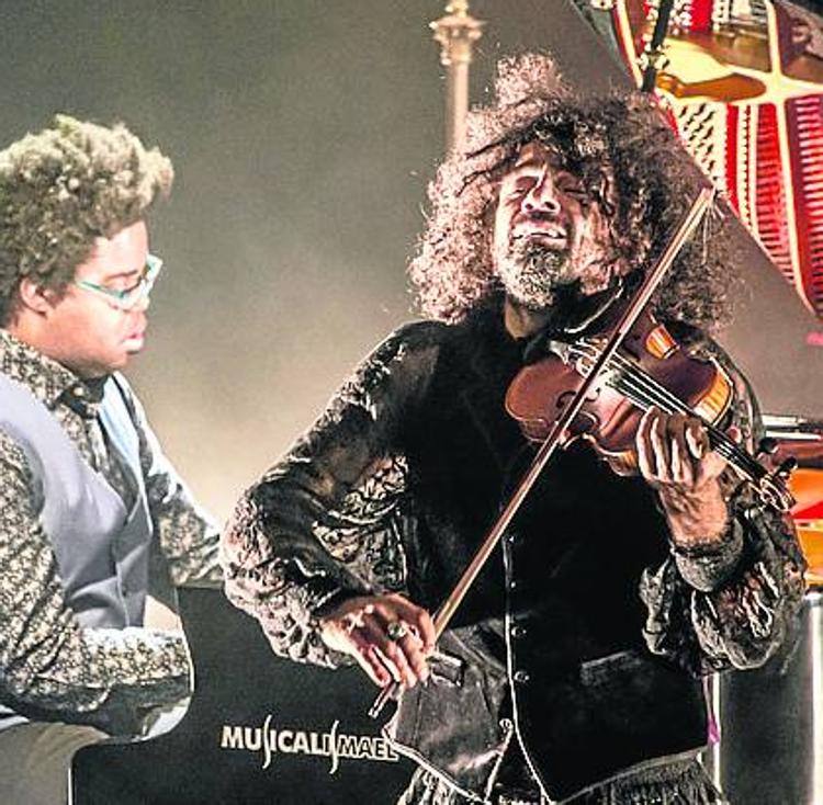 El violinista Ara Malikian pone al público en pie en Santo Domingo