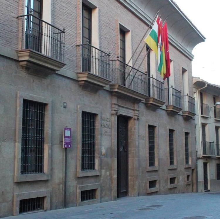 El Ayuntamiento alfareño recibe 74 solicitudes al plan de ayudas municipales