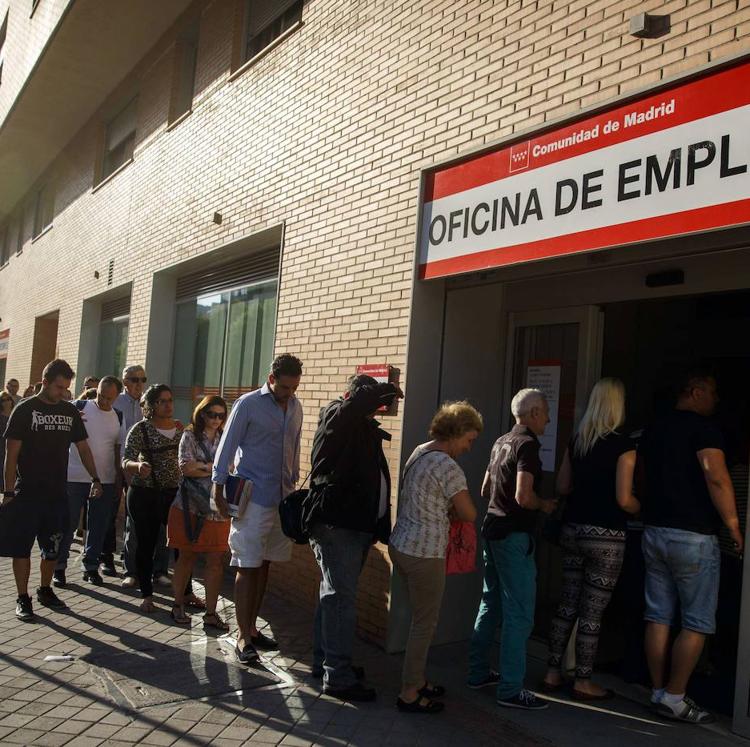 La crisis destruye 360.000 empleos en 2020 tras un diciembre agónico