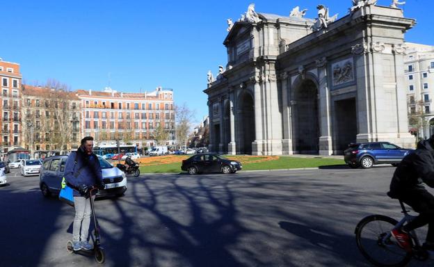 Hombre, joven e imprudente, perfil del usuario de patinete que acaba en la UCI