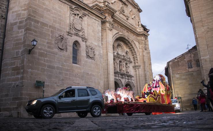 Los Reyes Magos recorren las calles de Santo Domingo de La Calzada