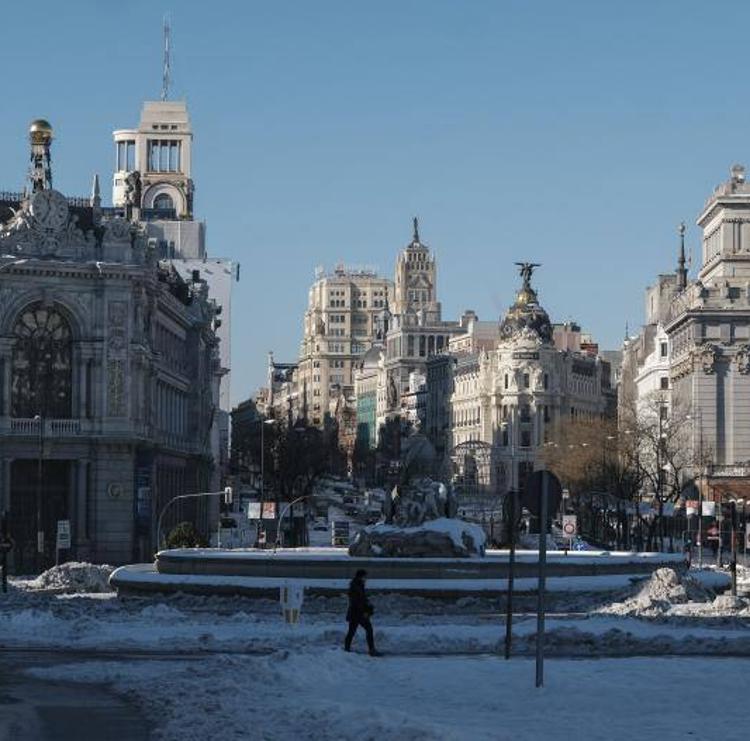 Madrid intenta, sin éxito, recuperar cierta normalidad