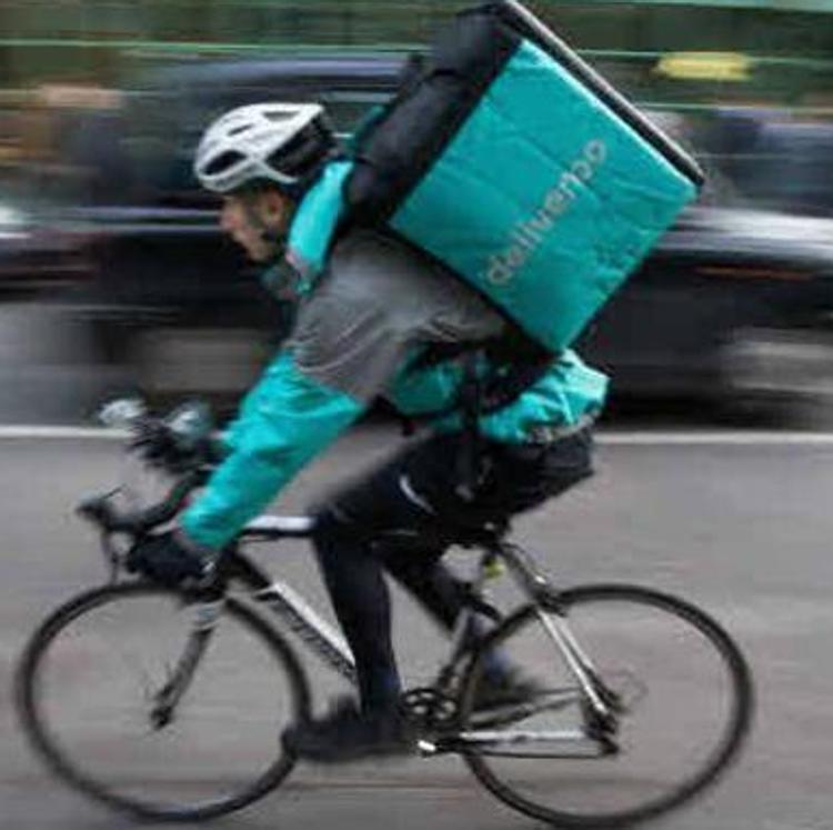 El juicio de Deliveroo sentencia que los riders son trabajadores por cuenta ajena