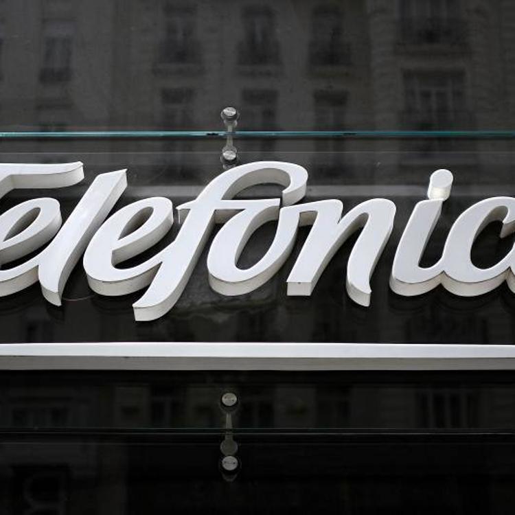 Telefónica vende Telxius por 7.700 millones y reducirá 4.600 millones de deuda