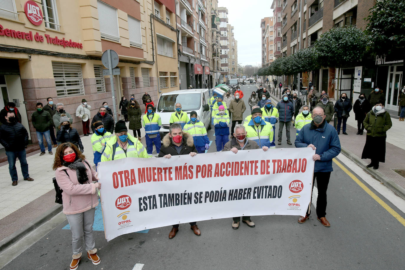 Minuto de silencio en memoria de la trabajadora de UTE Logroño Limpio fallecida este martes