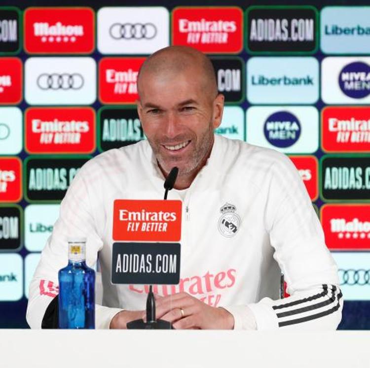 Zidane: «Los jugadores tienen que jugar y mostrarse, como ha hecho Jovic»