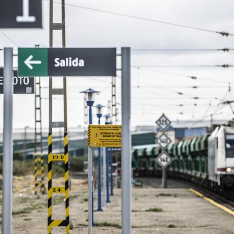 El ferrocarril riojano se consume