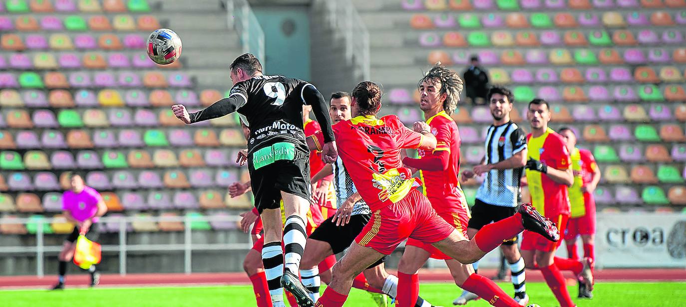 El Haro se hunde tras la derrota ante el Ejea