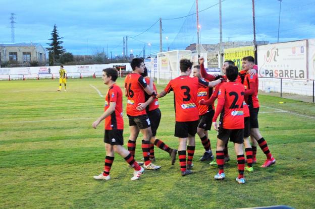 La Calzada remonta y vence con autoridad al Vianés