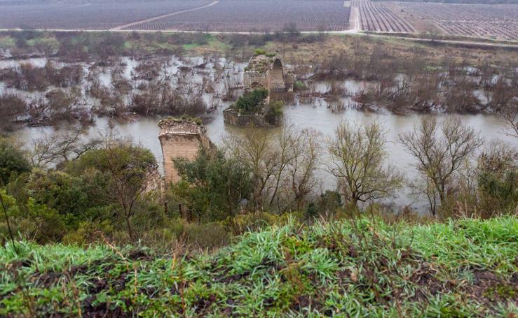 Se derrumba el arco riojano del puente Mantible