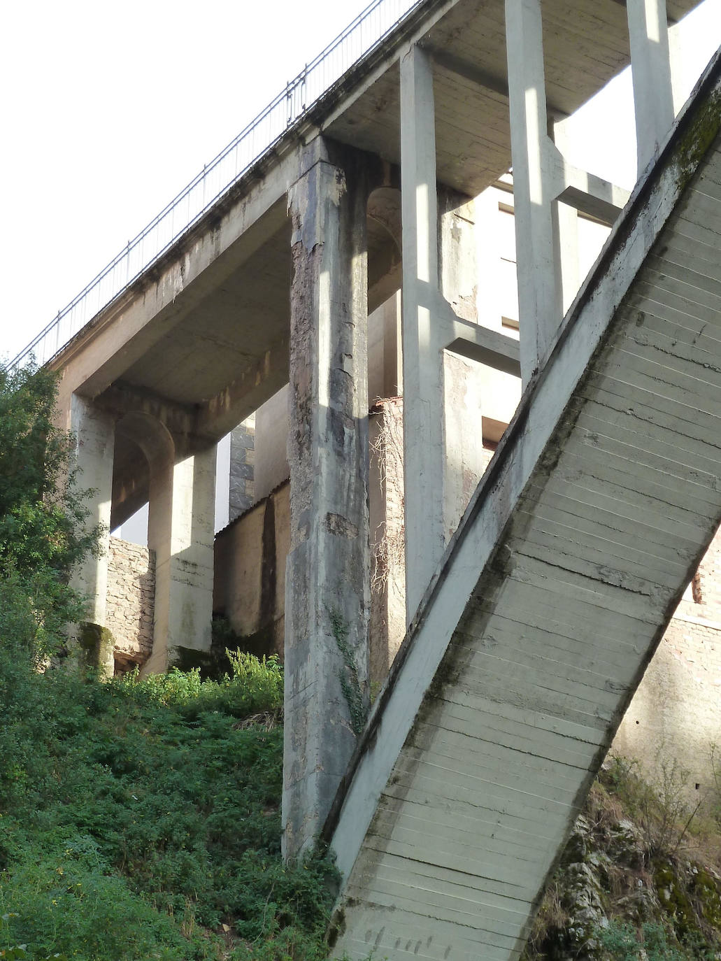 El estado del puente de Ortigosa, en imágenes